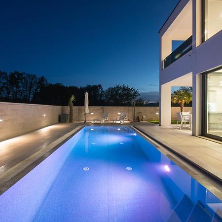 Luxury Villa Weiss - Malinska - Heated Pool - Central Floor Heating In Winter Экстерьер фото