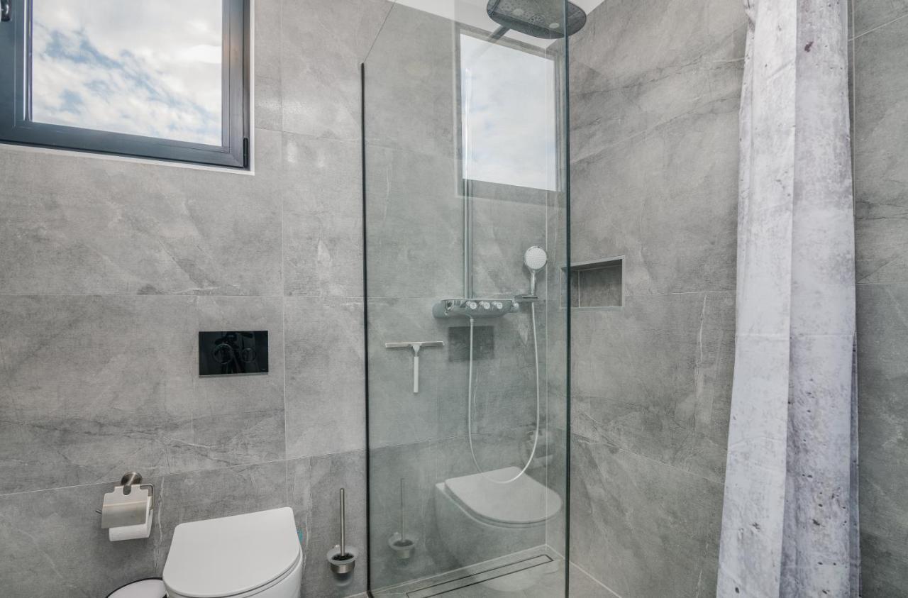 Luxury Villa Weiss - Malinska - Heated Pool - Central Floor Heating In Winter Экстерьер фото