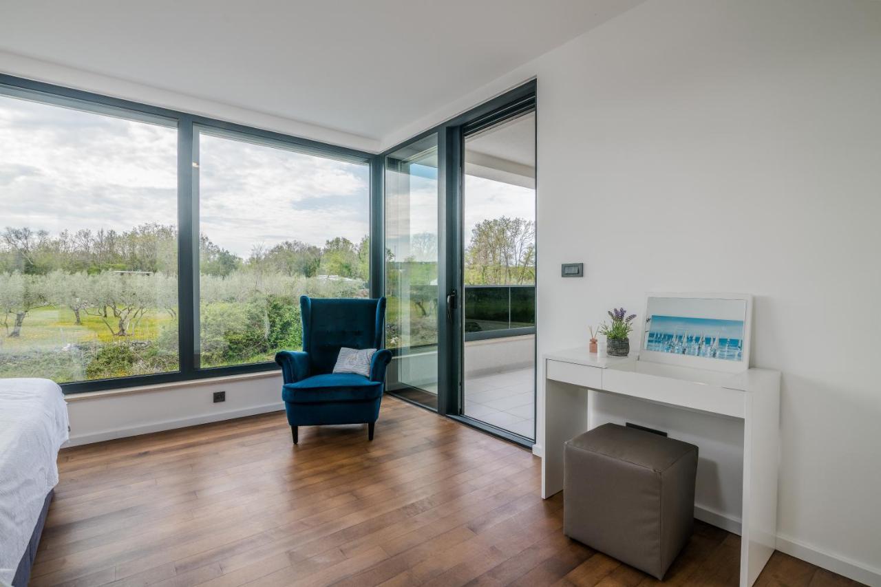Luxury Villa Weiss - Malinska - Heated Pool - Central Floor Heating In Winter Экстерьер фото