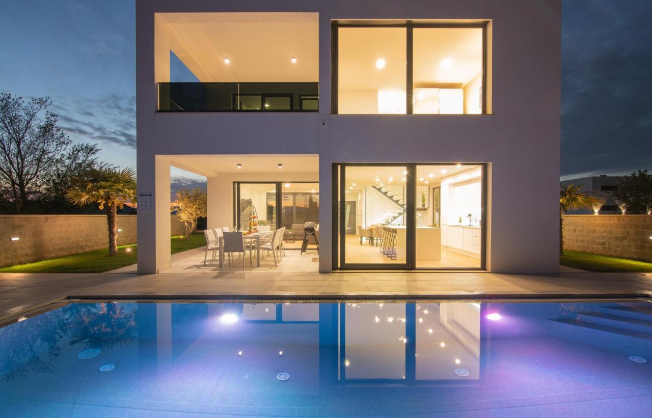 Luxury Villa Weiss - Malinska - Heated Pool - Central Floor Heating In Winter Экстерьер фото