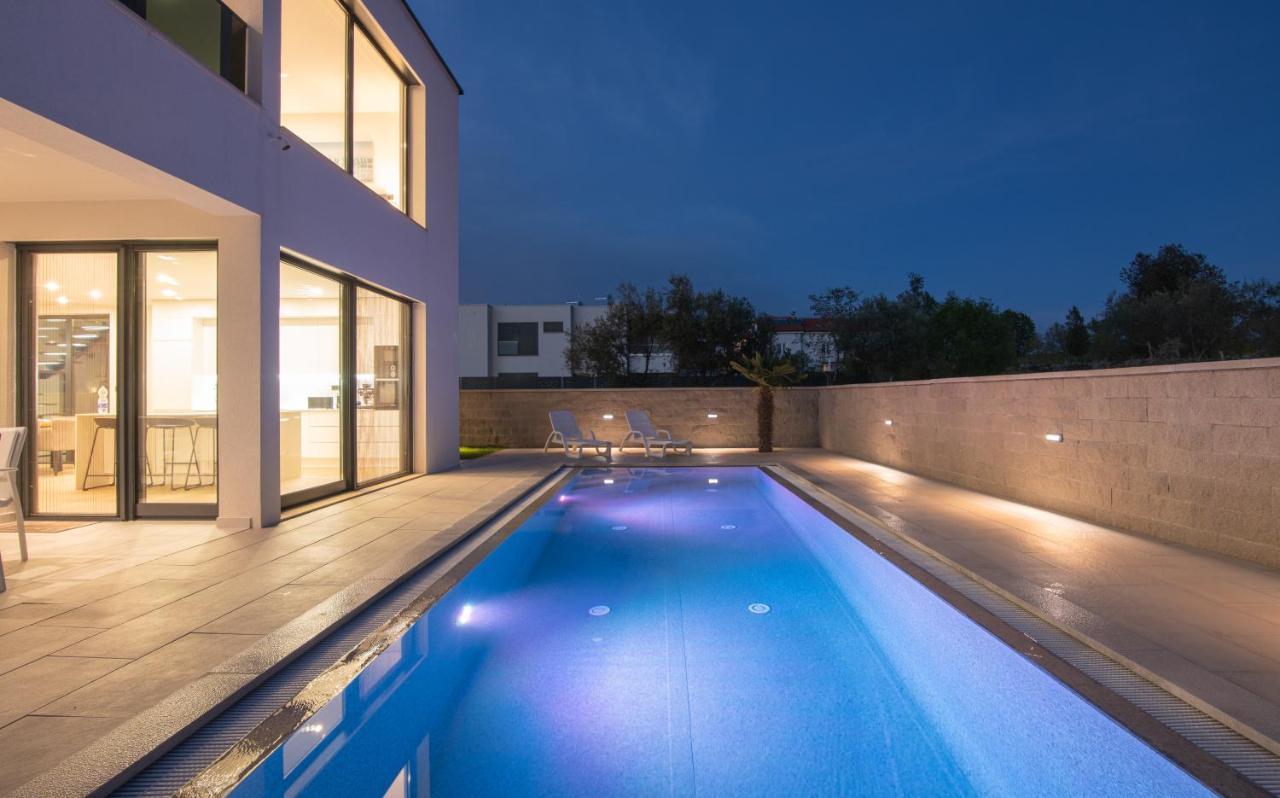 Luxury Villa Weiss - Malinska - Heated Pool - Central Floor Heating In Winter Экстерьер фото