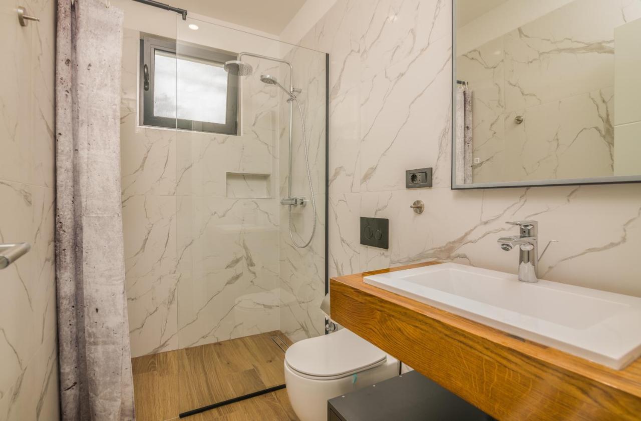 Luxury Villa Weiss - Malinska - Heated Pool - Central Floor Heating In Winter Экстерьер фото