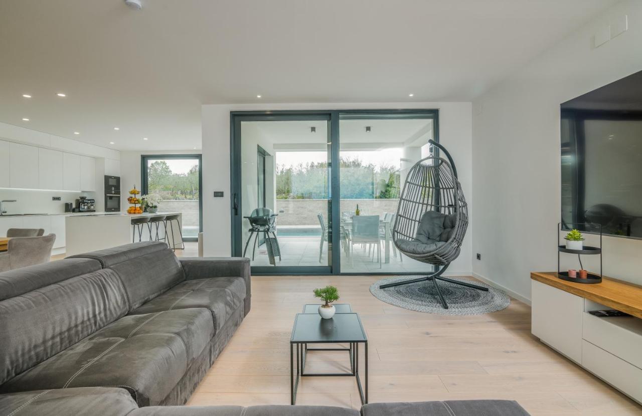 Luxury Villa Weiss - Malinska - Heated Pool - Central Floor Heating In Winter Экстерьер фото