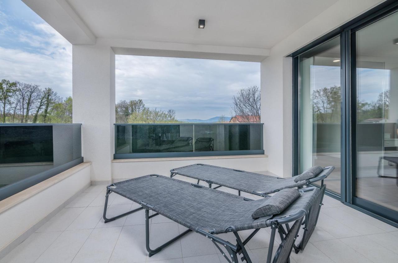 Luxury Villa Weiss - Malinska - Heated Pool - Central Floor Heating In Winter Экстерьер фото