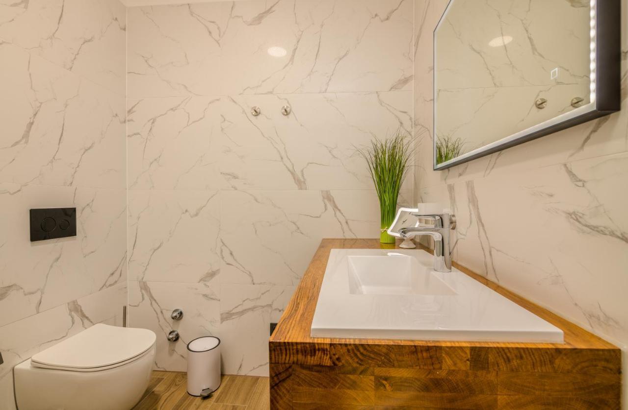 Luxury Villa Weiss - Malinska - Heated Pool - Central Floor Heating In Winter Экстерьер фото