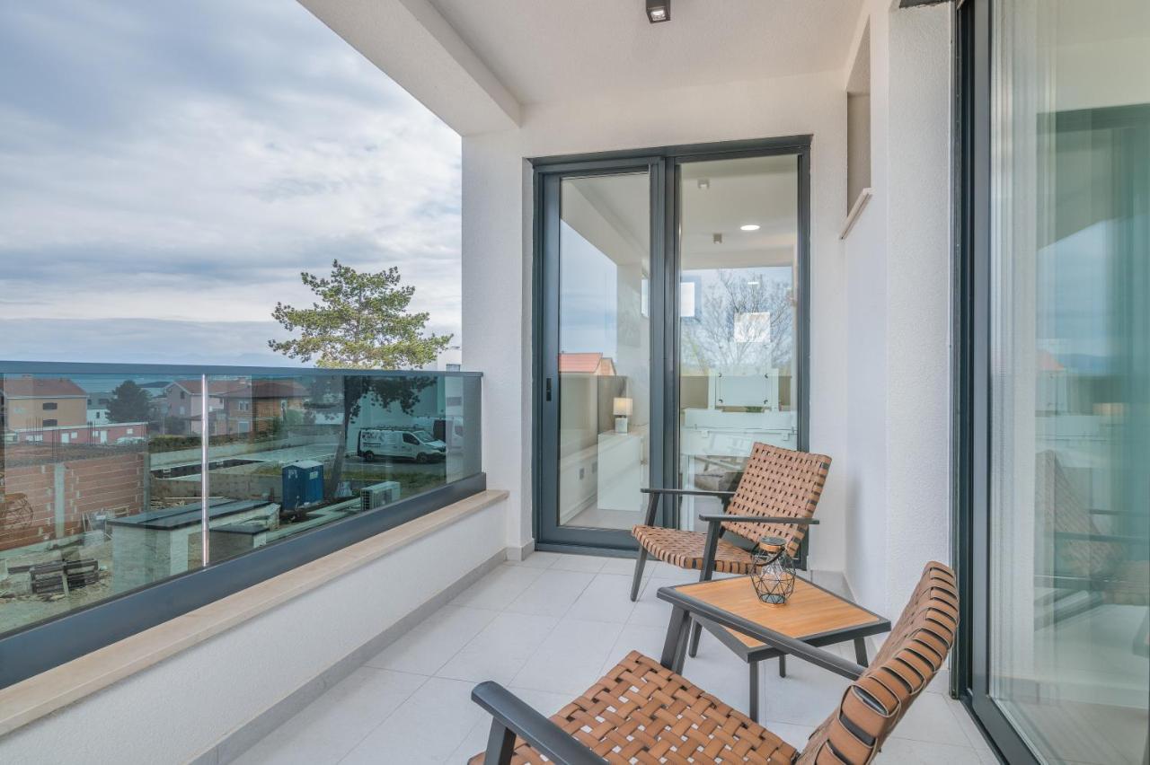Luxury Villa Weiss - Malinska - Heated Pool - Central Floor Heating In Winter Экстерьер фото